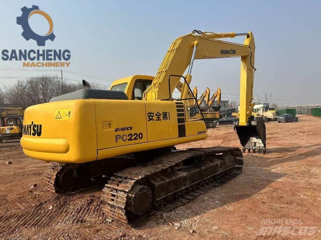 Komatsu PC 220 Gravemaskiner på larvebånd