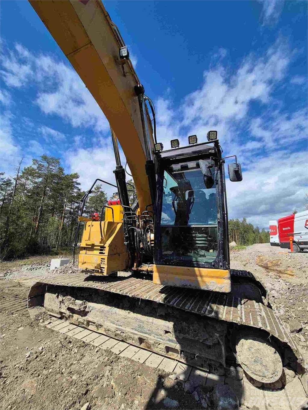CAT 325FLCR Gravemaskiner på larvebånd