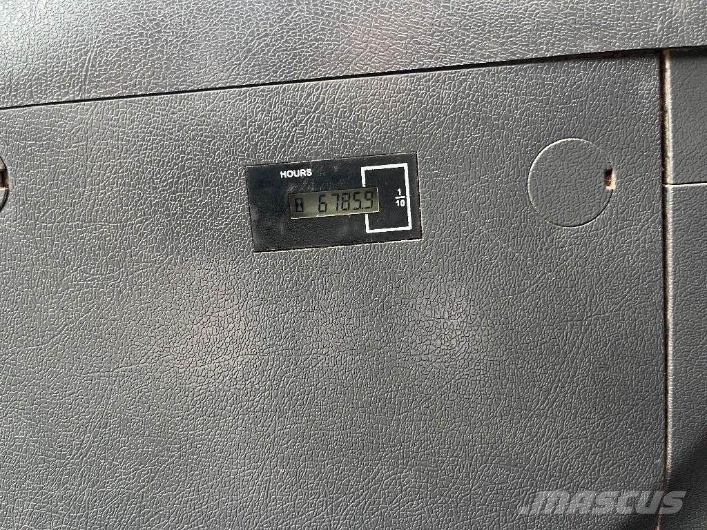 Hyundai HX220L Gravemaskiner på larvebånd