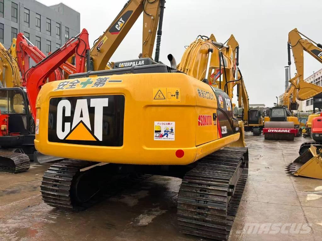 CAT 323 D Gravemaskiner på larvebånd