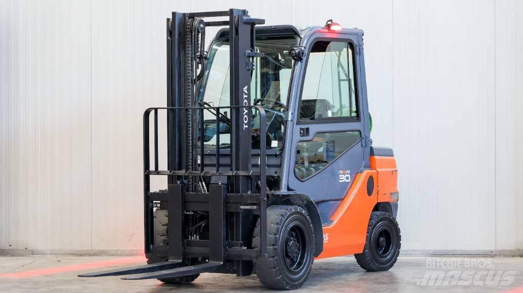 Toyota 02-8 FGF 30 LPG gaffeltrucks