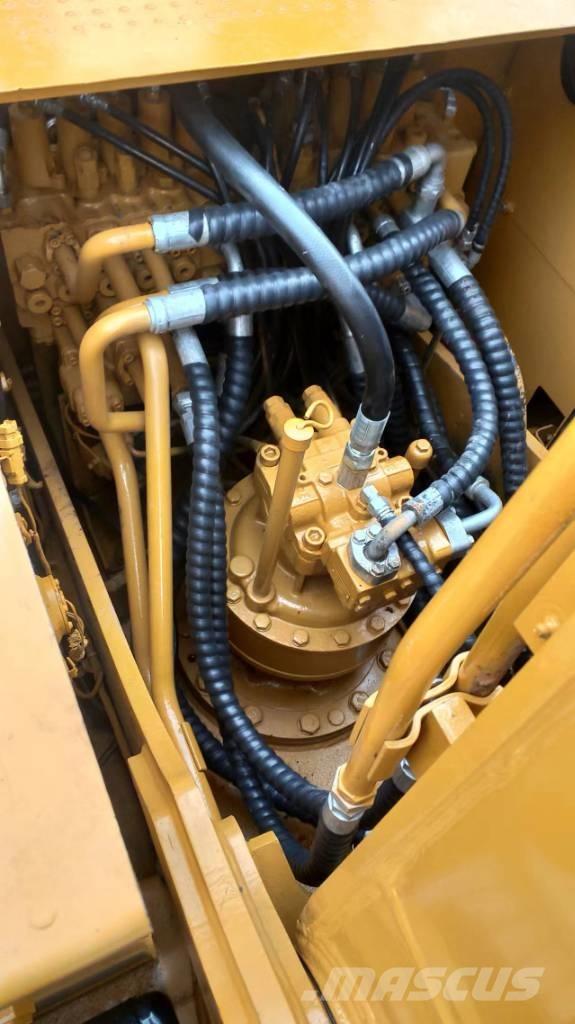 CAT 320D2 Gravemaskiner på larvebånd