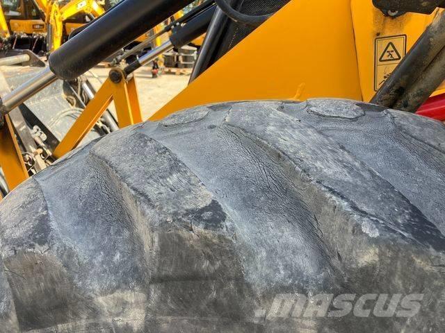 JCB 4CX AEC Rendegravere