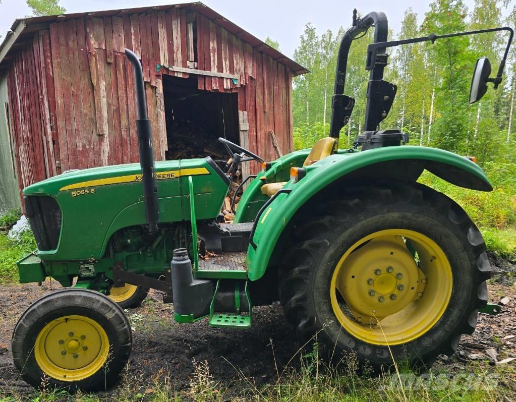 John Deere 5055 E Traktorer