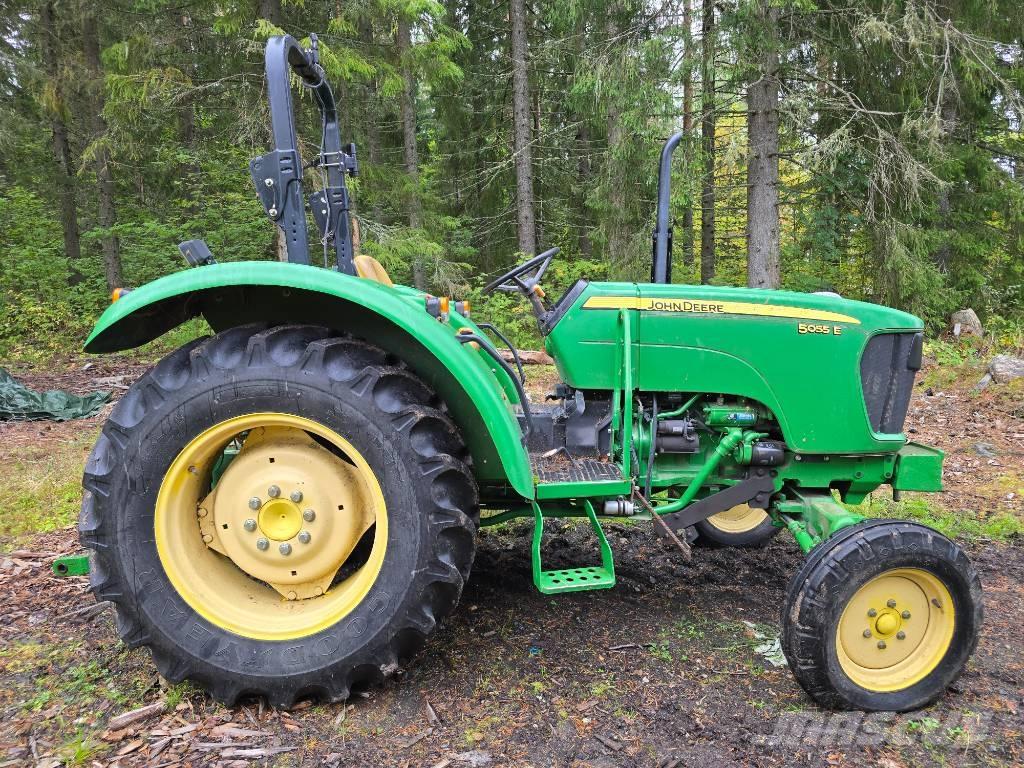 John Deere 5055 E Traktorer