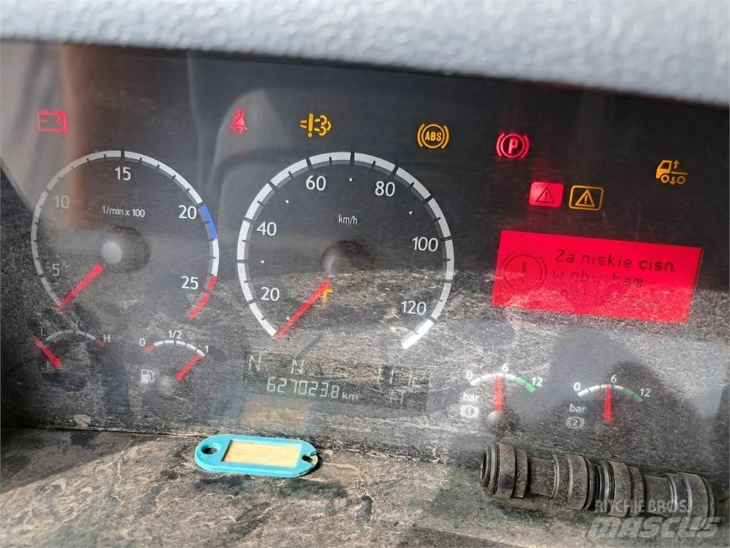 Scania P310 + HR Lastbil med lad/Flatbed