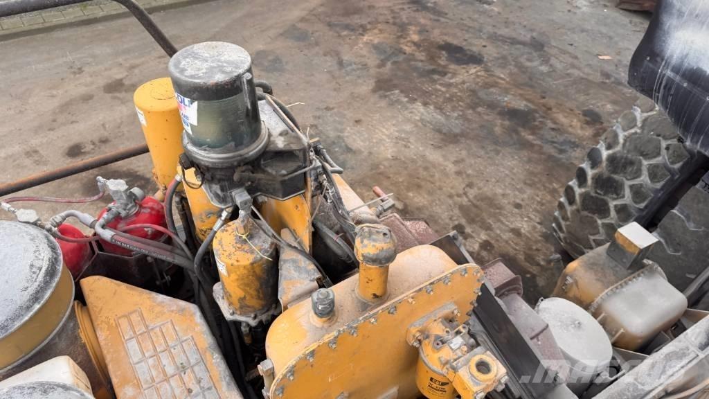 CAT 775 D Knækstyrede dumpere