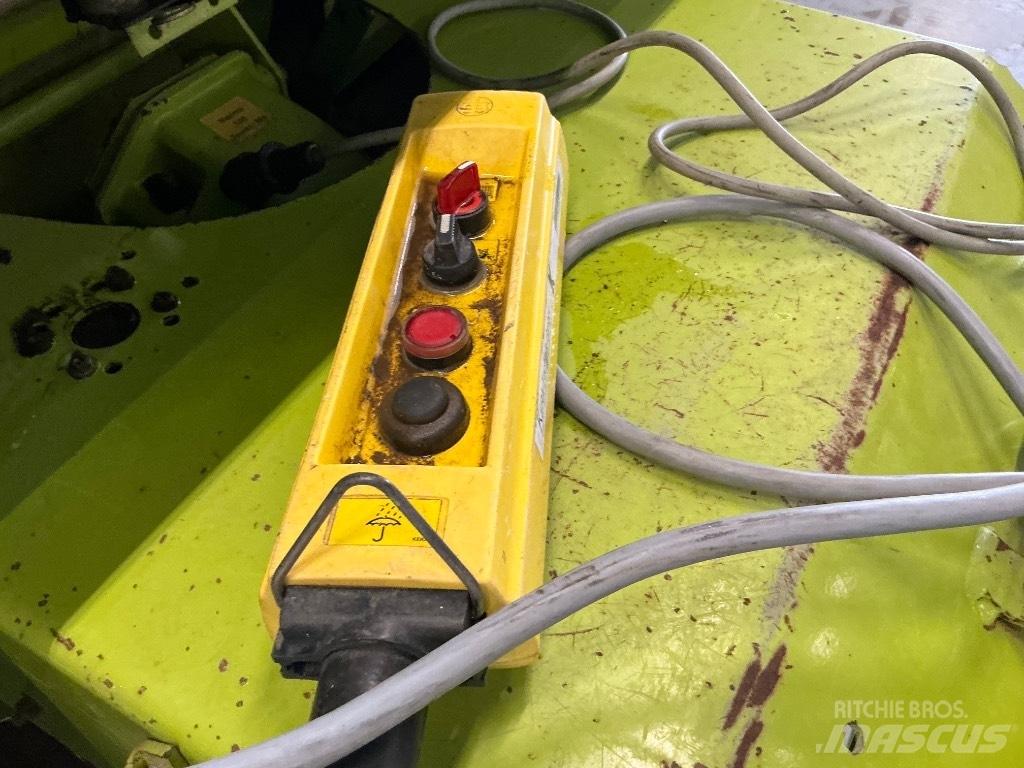 CLAAS Rollant 240 Rundballe-pressere