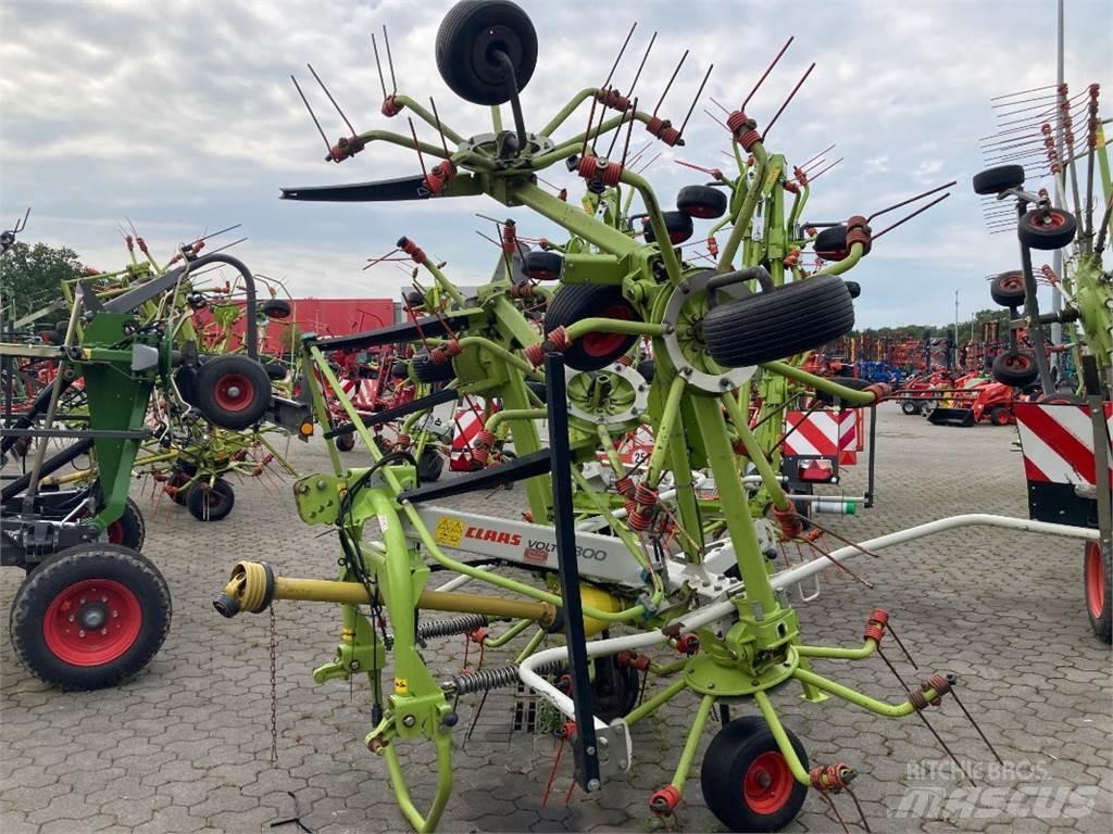 CLAAS Volto 800 River og høvendere