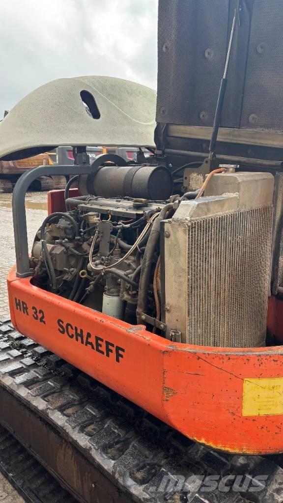 Schaeff HR 32 Midi-gravemaskiner 7t - 12t