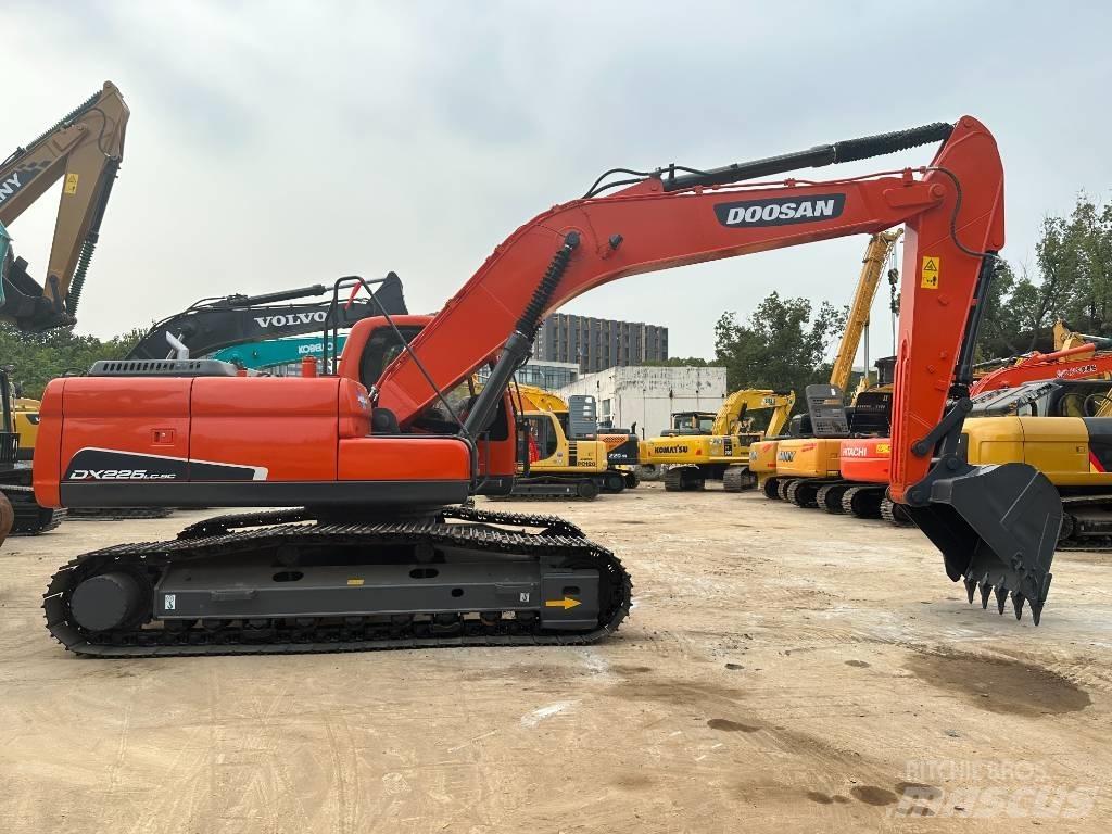 Doosan DX 225 LC-9 Gravemaskiner på larvebånd