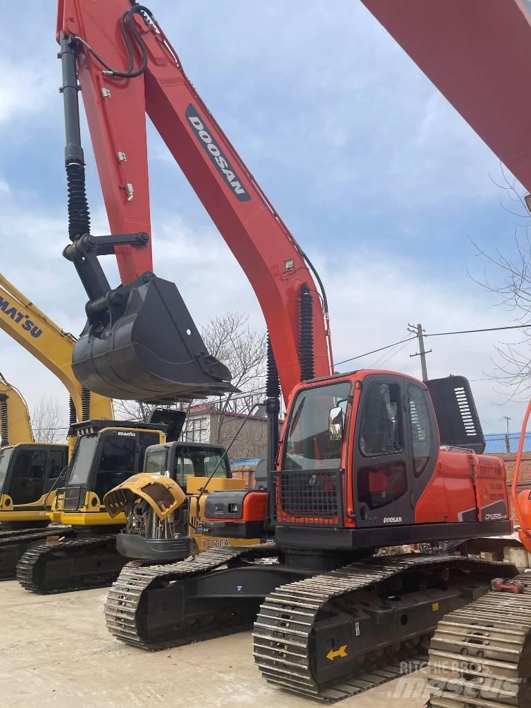 Doosan DX225lc-9 Gravemaskiner på larvebånd