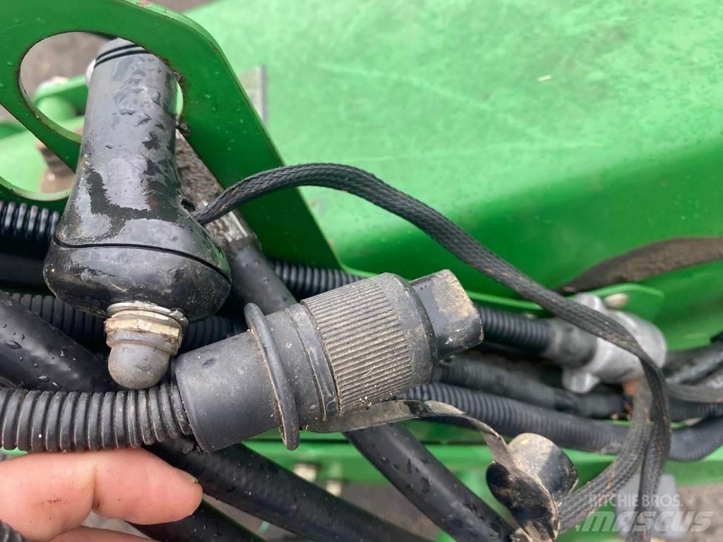 John Deere 730 Monterede og efterspændte slåmaskiner