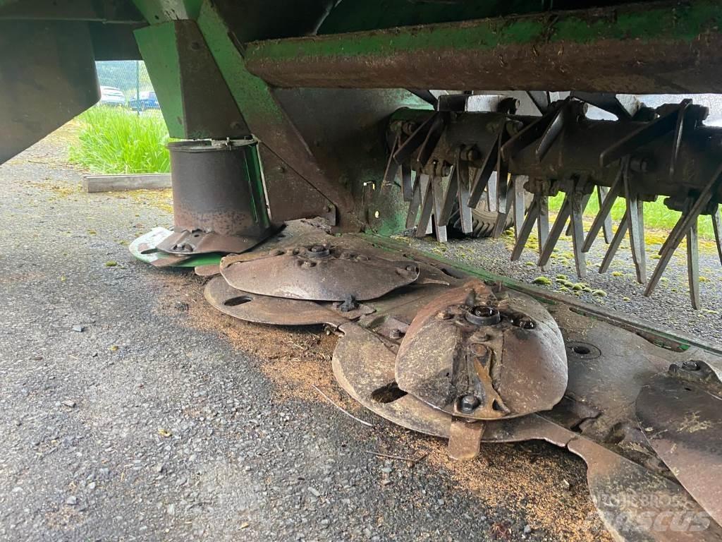 John Deere 730 Monterede og efterspændte slåmaskiner