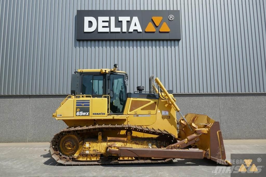 Komatsu D65WX-17 Bulldozer på larvebånd