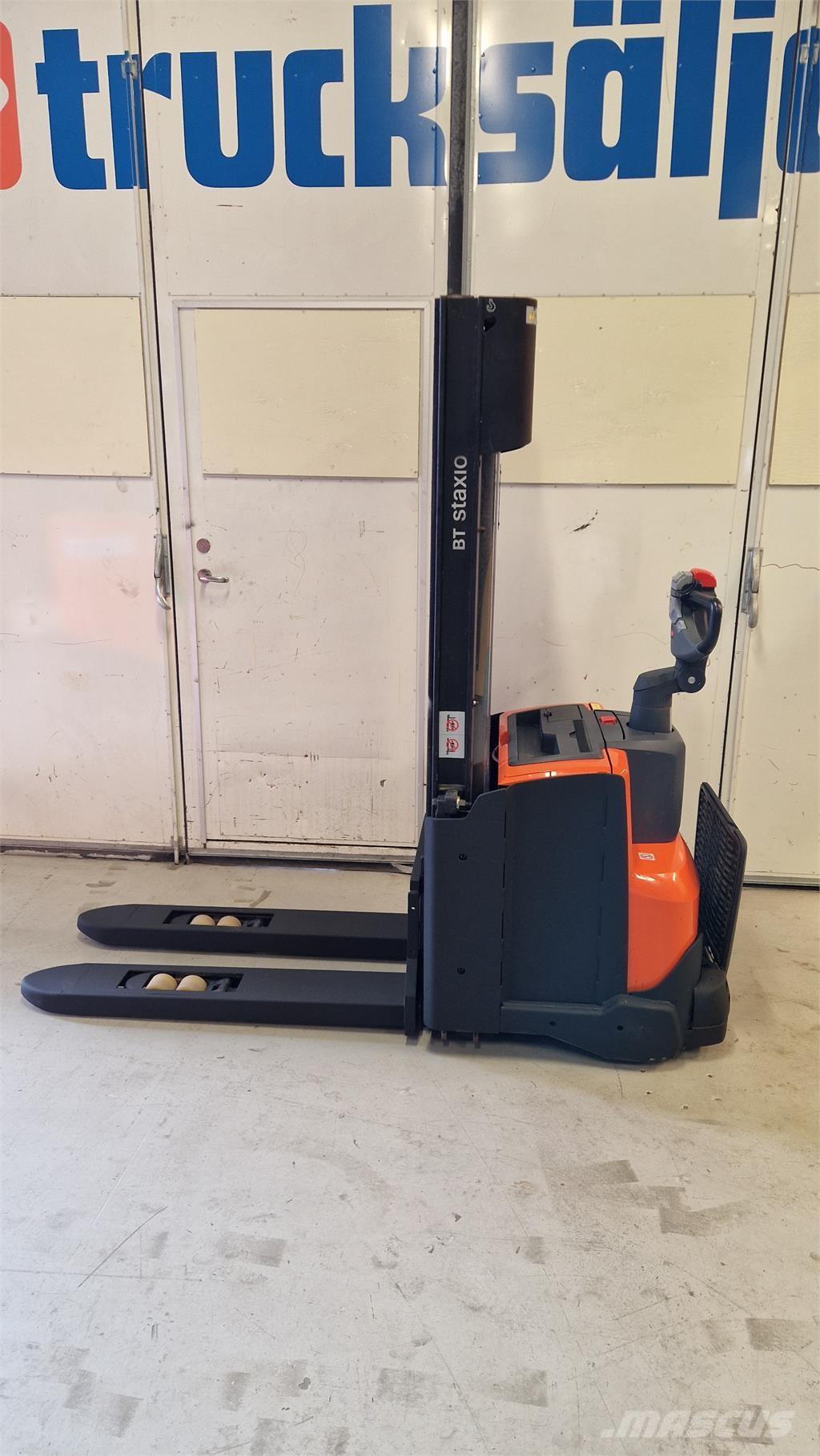 Toyota SWE140L Selvkørende stablere