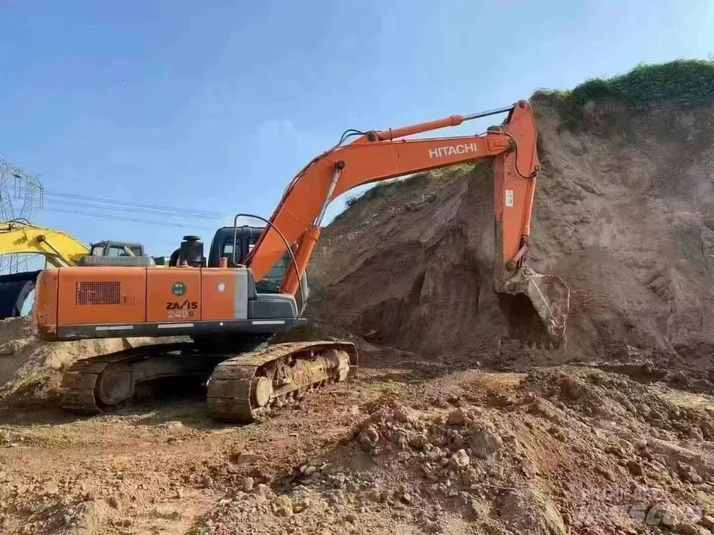 Hitachi ZX240 Gravemaskiner på larvebånd