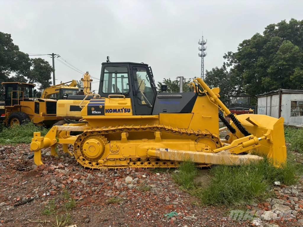 Komatsu D 85 E-12 Bulldozer på larvebånd