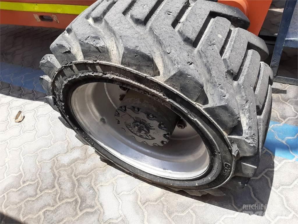 JLG 800AJ Bomlifte med knækarm