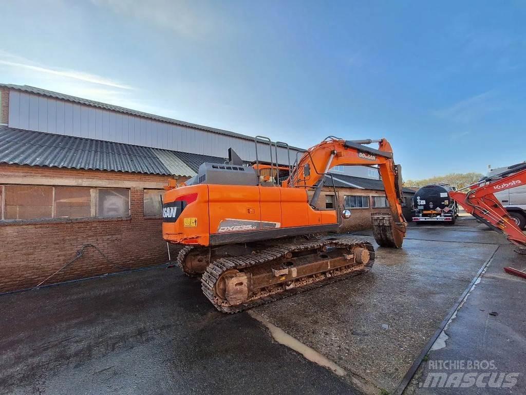 Doosan DX235lc Gravemaskiner på larvebånd