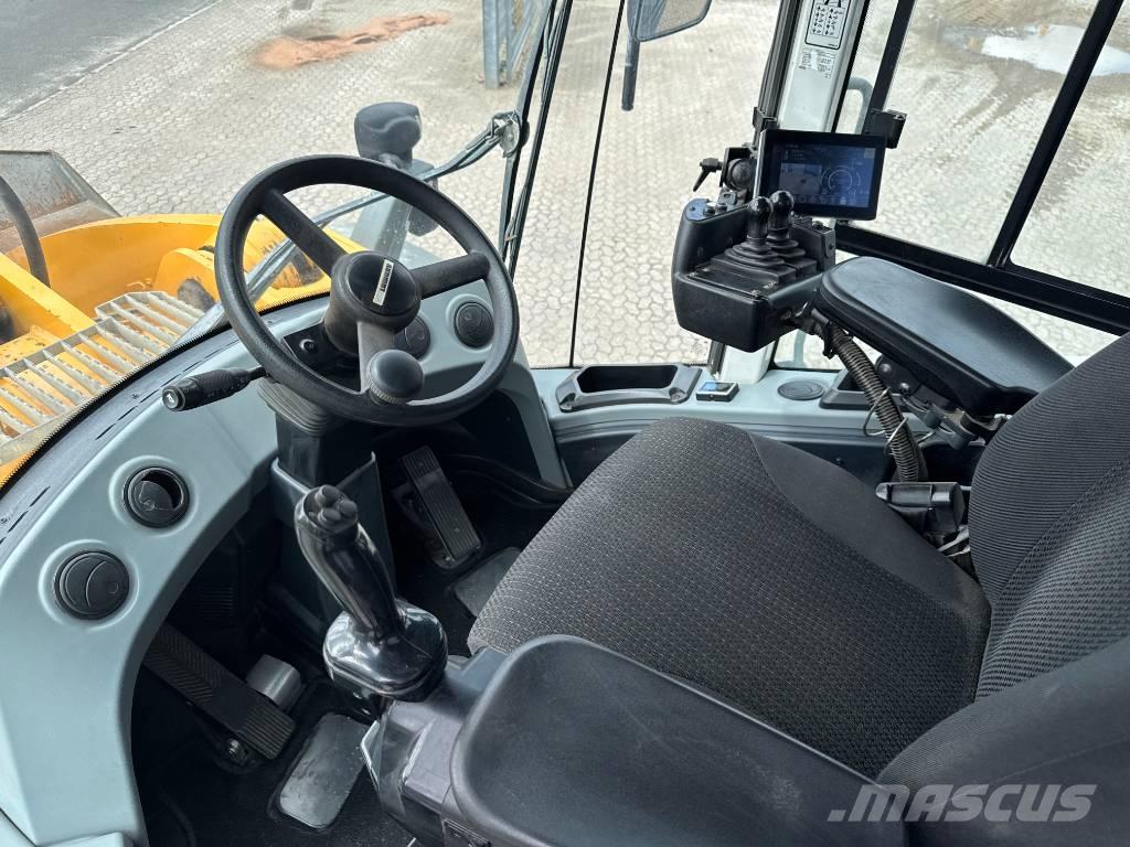 Liebherr L586 Læssemaskiner på hjul