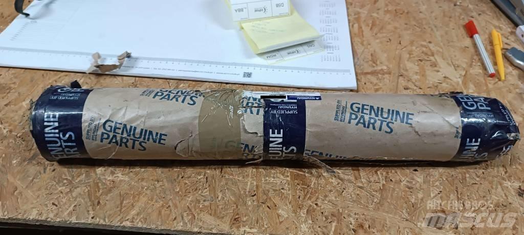 Komatsu 205-70-73270 Chassis og suspension