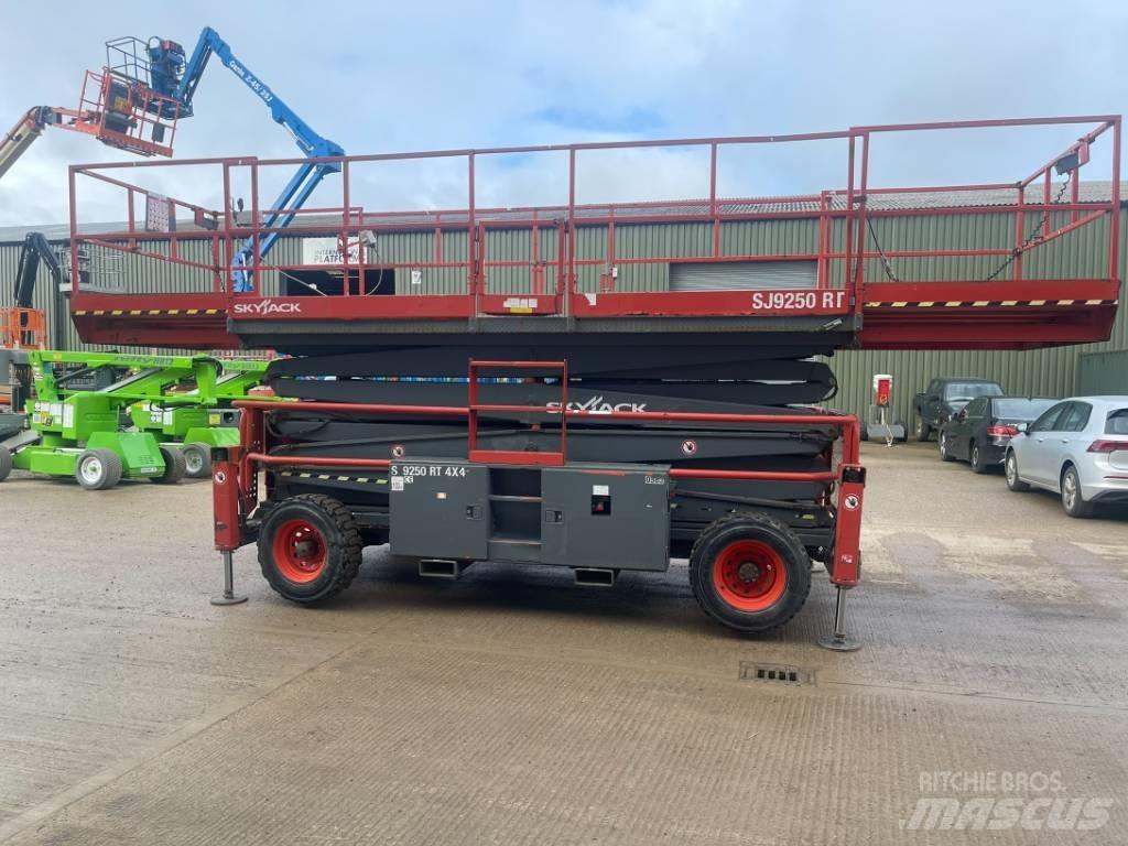SkyJack SJ 9250 RT Saxlifte