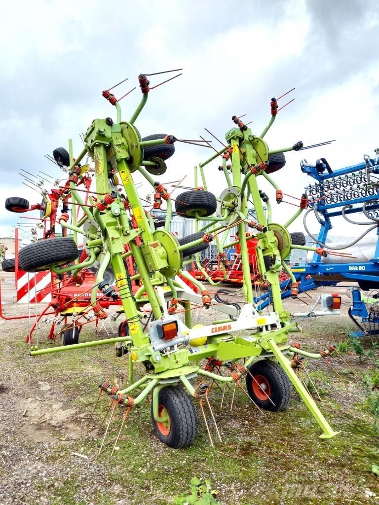 CLAAS Volto 870 River og høvendere
