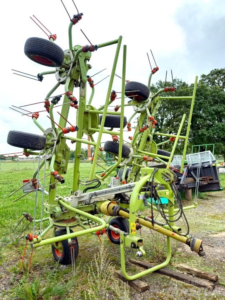 CLAAS Volto 870 River og høvendere