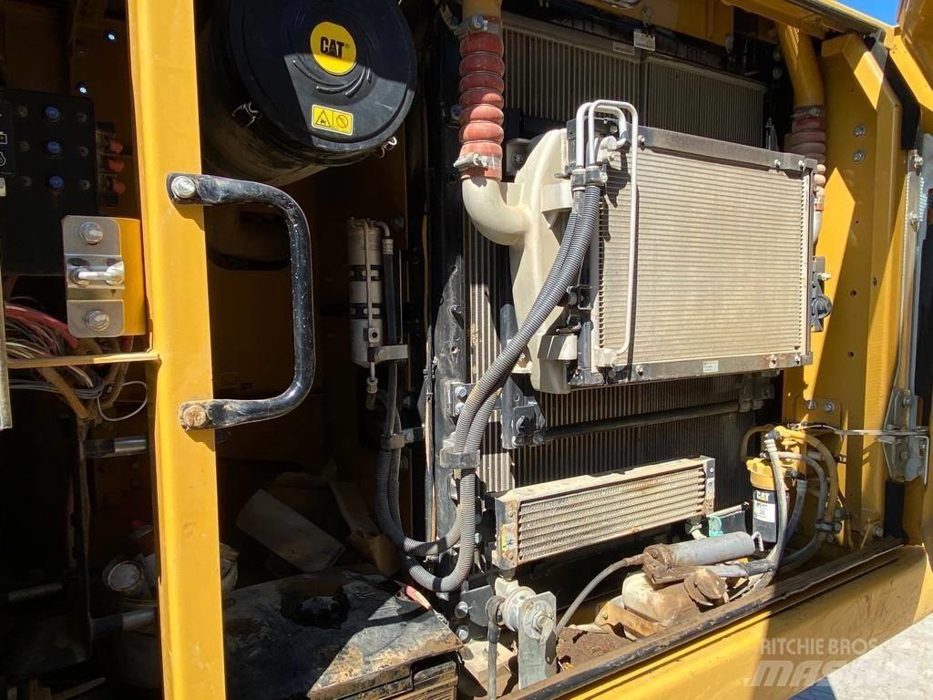 CAT 323 E Gravemaskiner på larvebånd