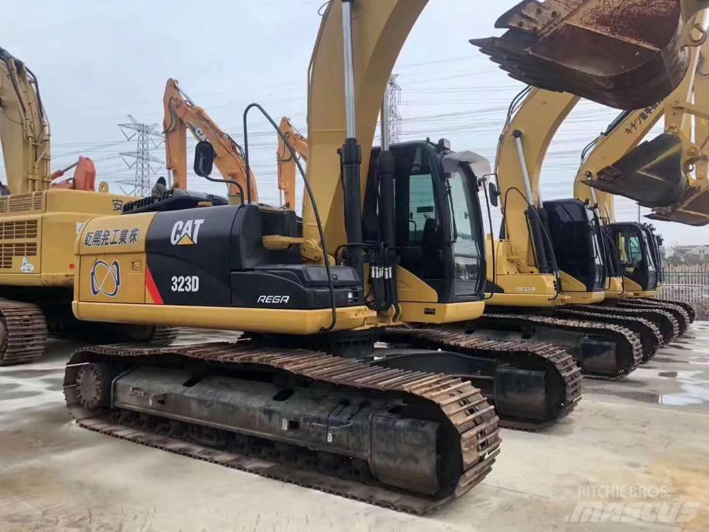 CAT 323 Gravemaskiner på larvebånd