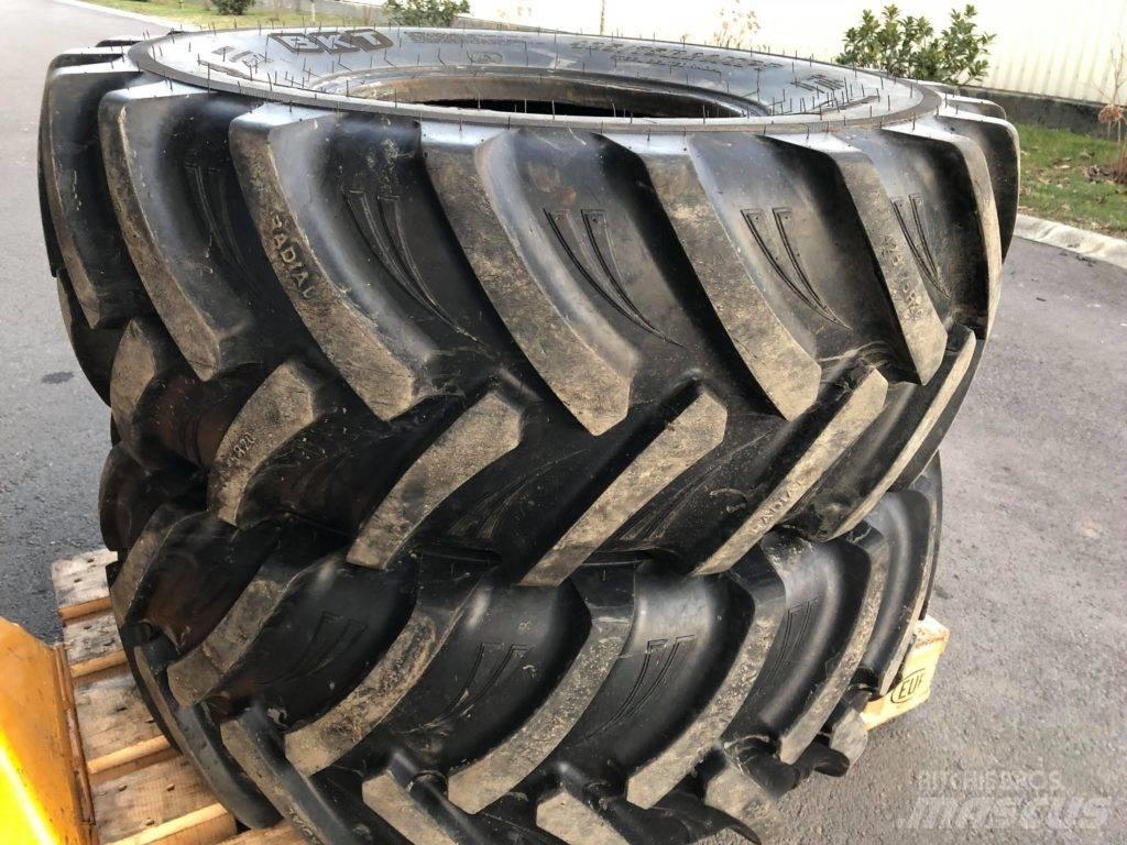 BKT 425/75R20 Dæk, hjul og fælge