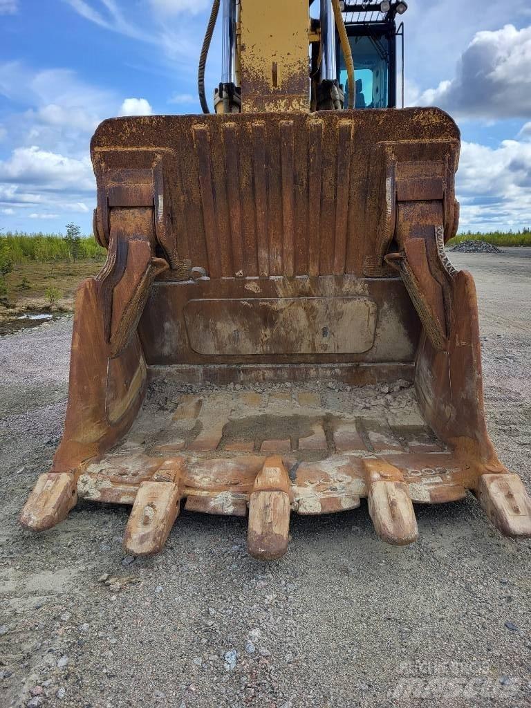 CAT 5090 B Gravemaskiner på larvebånd