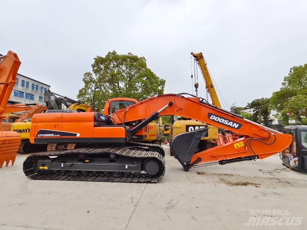Doosan DX 225 LC Gravemaskiner på larvebånd