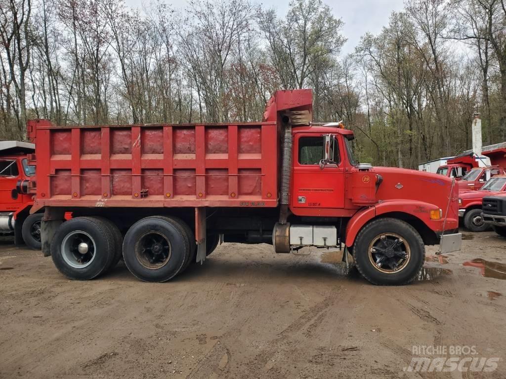 Diamond REO C120 Lastbiler med tip