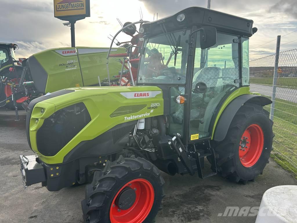 CLAAS Nexos 220 Traktorer
