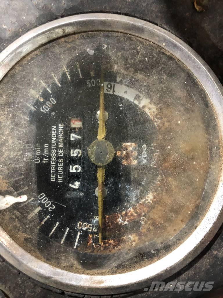 International 353 Traktorer