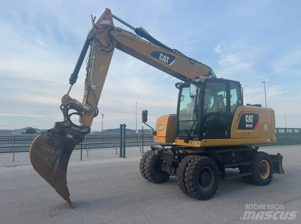 CAT M 318 F Gravemaskiner på hjul