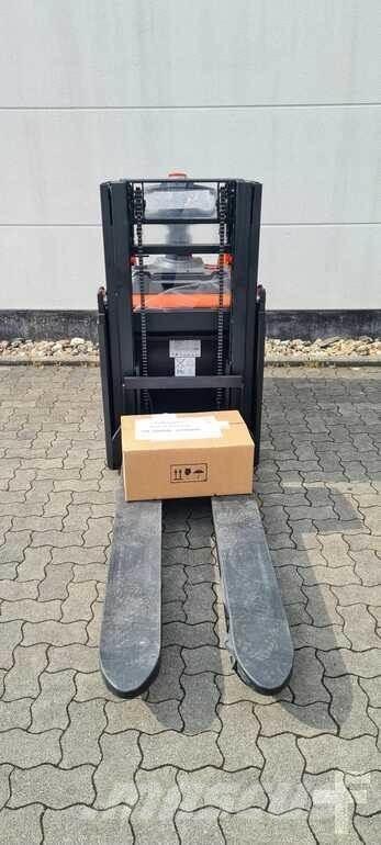 Toyota BT SPE200D Selvkørende stablere
