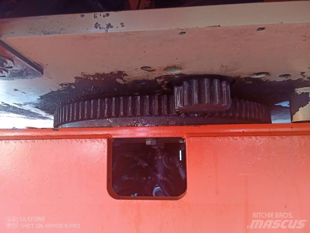 JLG 800 AJ Bomlifte med knækarm