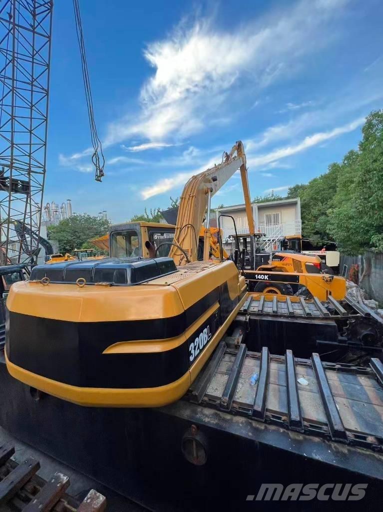 CAT 320 B L Gravemaskiner på larvebånd