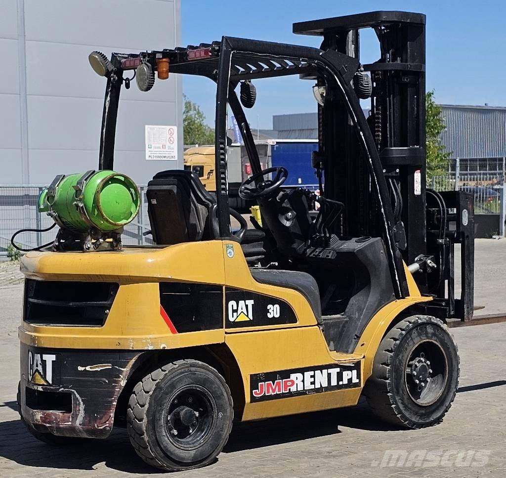 CAT GP 30 N LPG gaffeltrucks