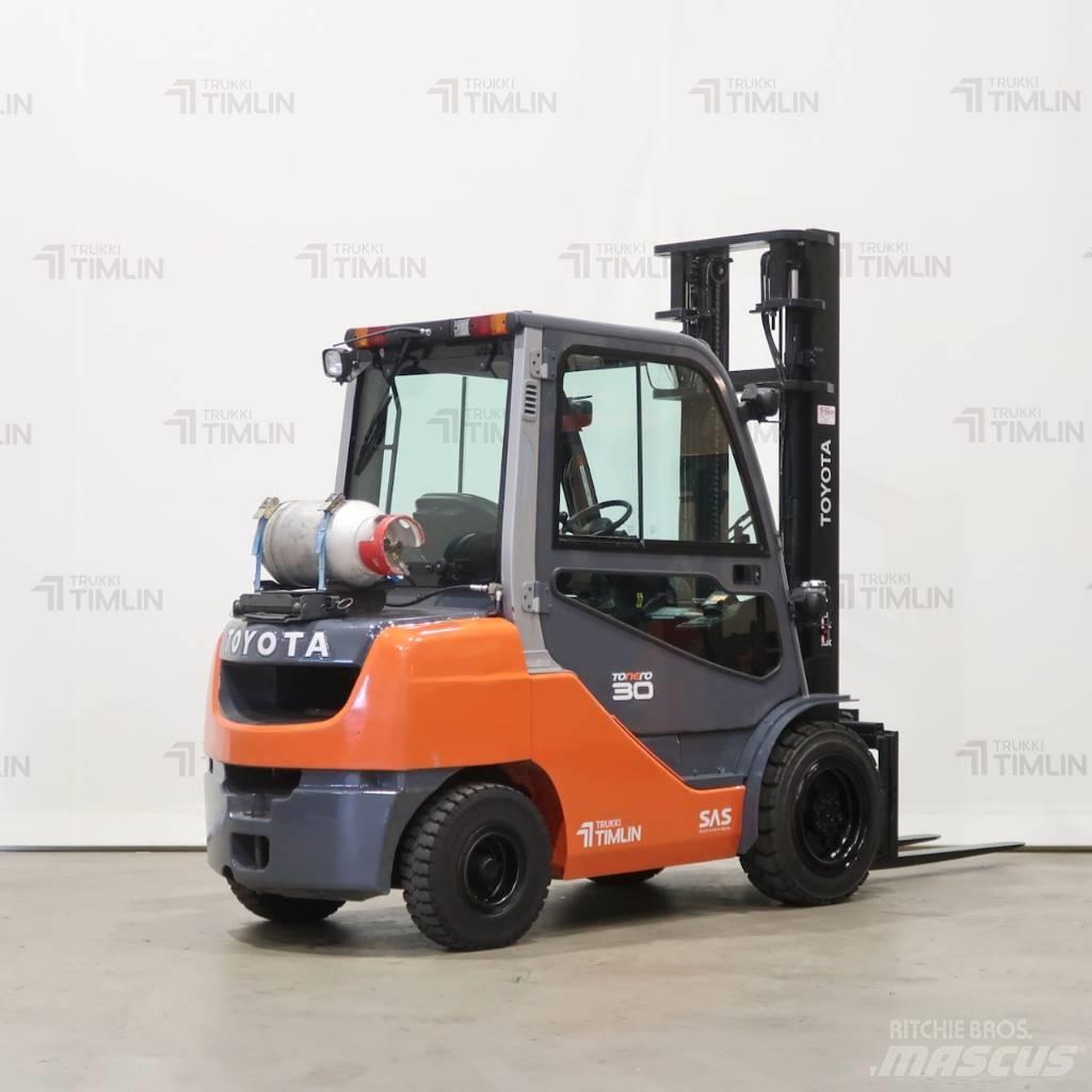 Toyota 02-8FGF30 LPG gaffeltrucks