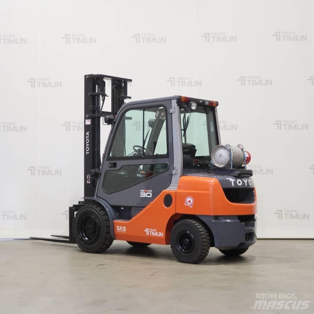 Toyota 02-8FGF30 LPG gaffeltrucks