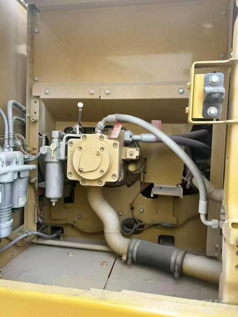 CAT 323 Gravemaskiner på larvebånd