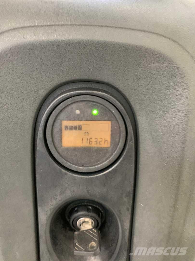 Linde L12 Gaffelstabler med gående fører