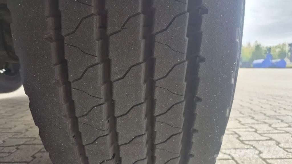 Floor FLO-18-30H2 Semi-trailer med lad/flatbed