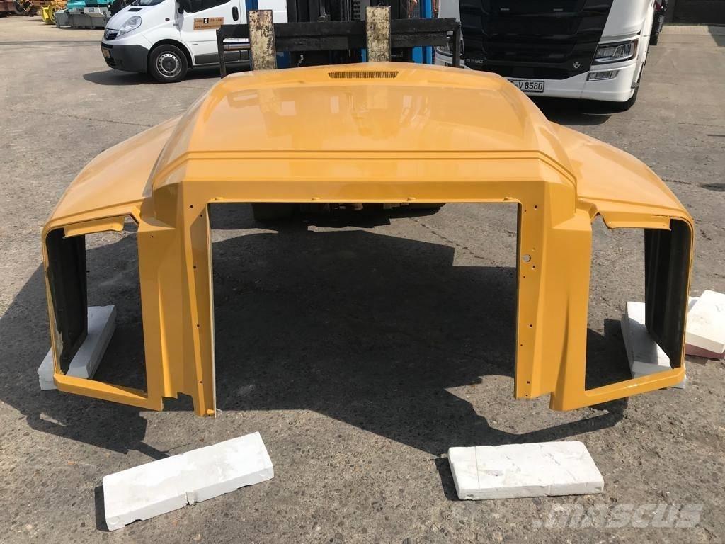 CAT 735 B Hood Chassis og suspension