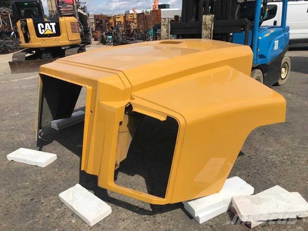 CAT 735 B Hood Chassis og suspension