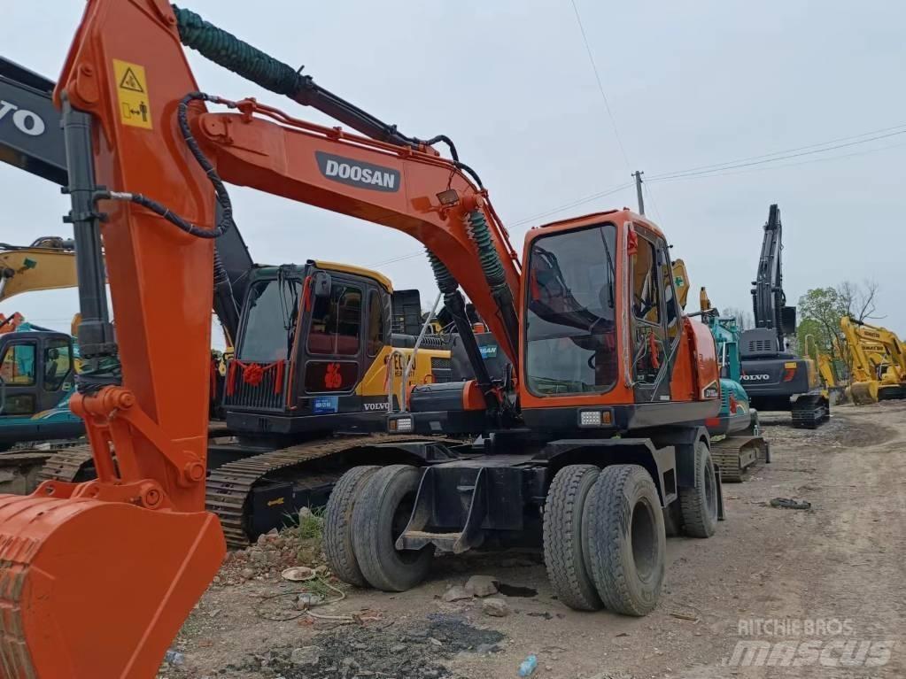 Doosan 150 W Gravemaskiner på hjul